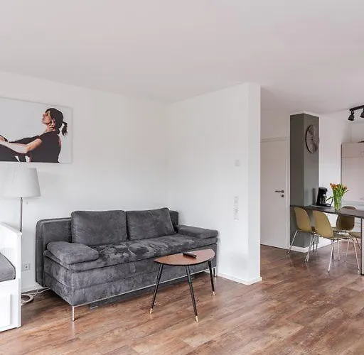 Wohnen Am Schlosspark * 林德拉