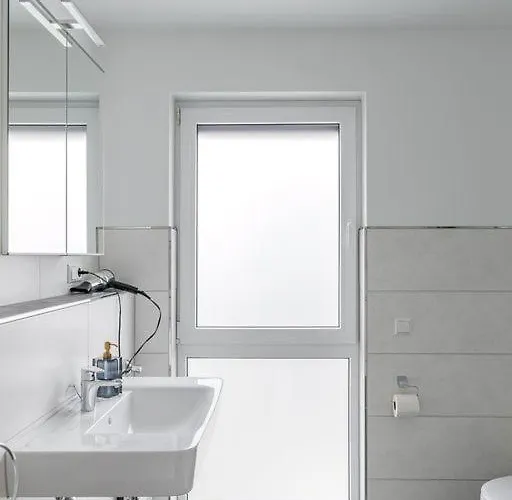 Wohnen Am Schlosspark 林德拉